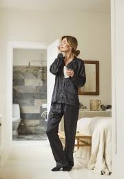 Logo Satin Pyjamas - Black -Hype the Detail