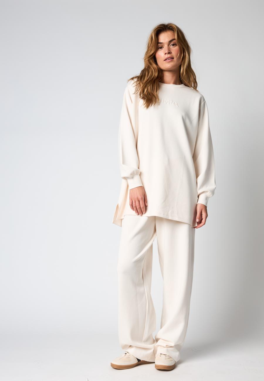 Logo Sweatshirt - Powder -Hype the Detail