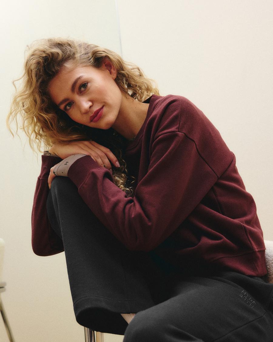 Sweatshirt - Red -Hype the Detail