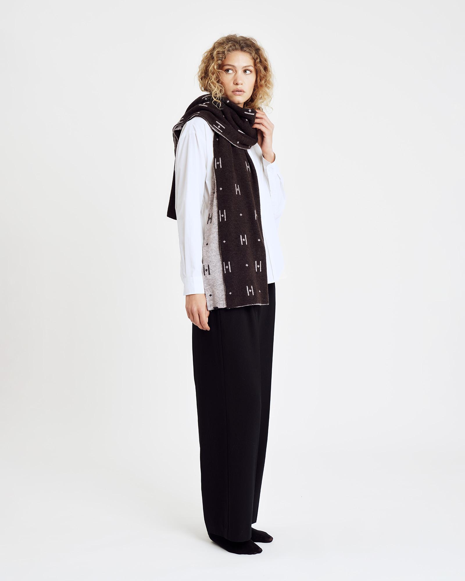 Logo Scarf - Brown